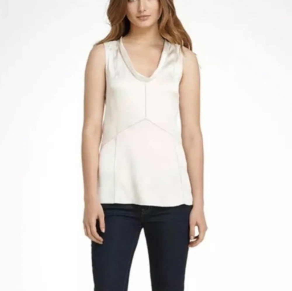 Tory Burch Y2K Classy Feminine Cream Silk Jasmine Shell Sleeveless Top Size 0